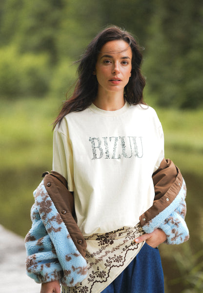 Masełkowy t-shirt oversize JONI z ozdobnym logo