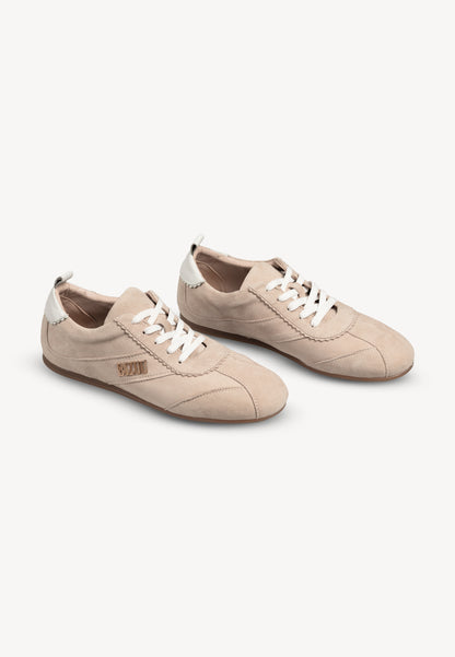 Beżowe zamszowe sneakersy damskie LEOLA