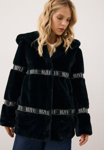 Czarne futro z kapturem MILANO
