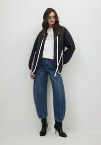 Czarna pikowana kurtka oversize THULIN