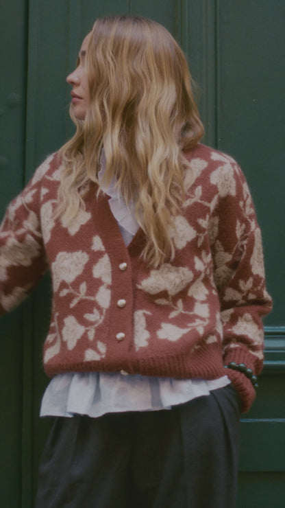 Brązowy sweter w kwiaty VIQUA